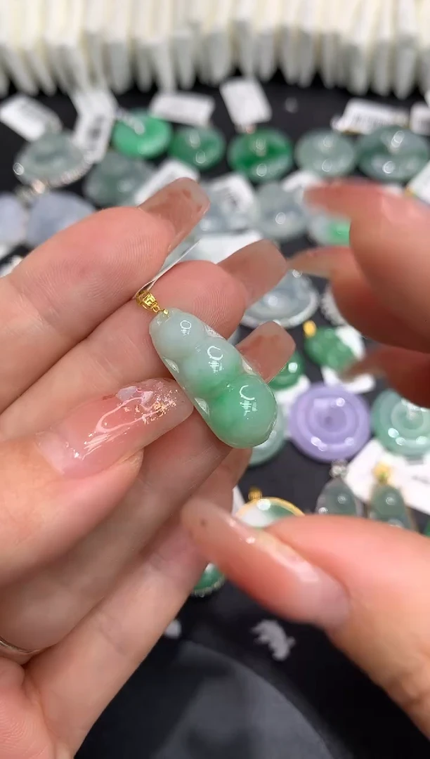 吊坠(不含链)18K金镶嵌翡翠111111111111