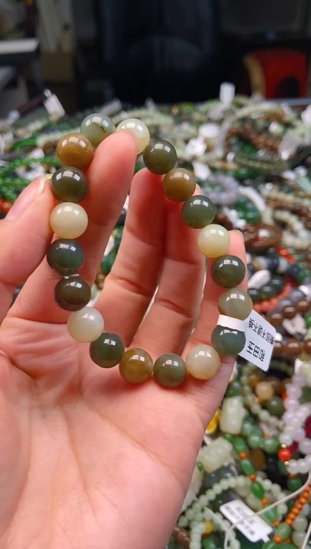 和田玉未镶嵌颈饰1