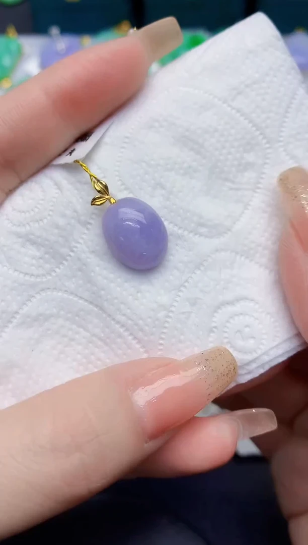 颈饰18K金镶嵌翡翠缅甸天然翡翠A货