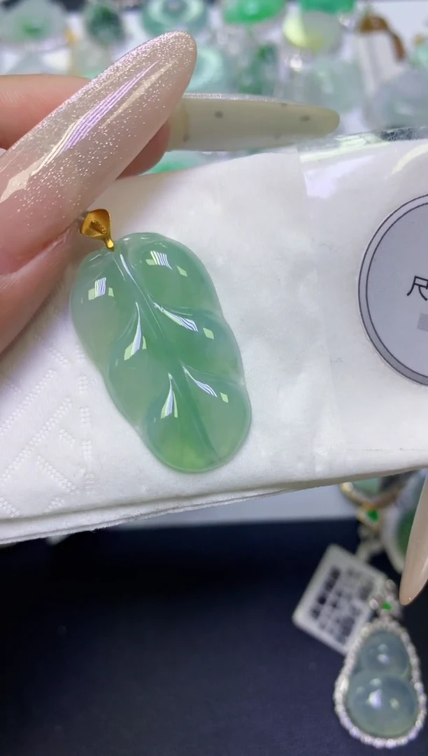 颈饰18K金镶嵌翡翠天然缅甸翡翠A货百元以上9元证书费自理