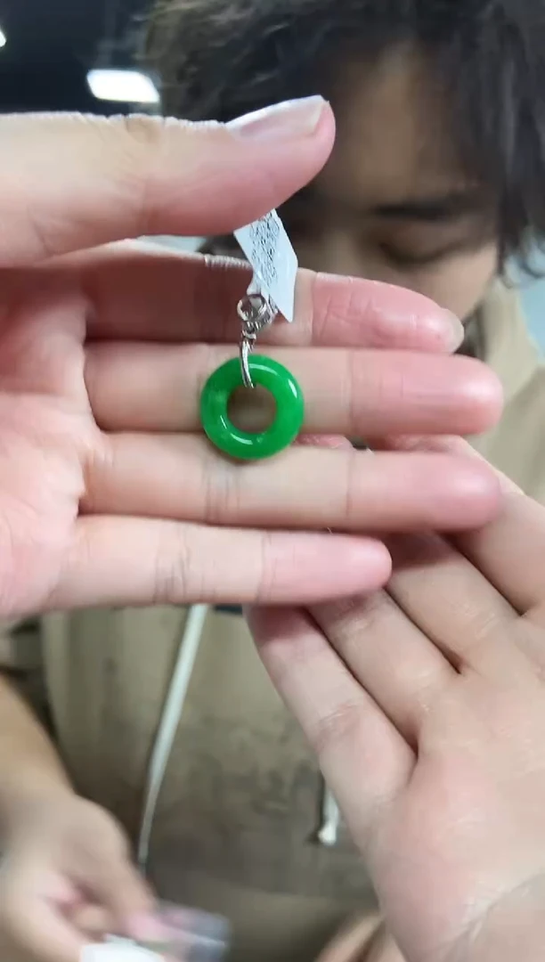 【闪购商品】翡翠吊坠(不含链)未镶嵌多样性发其一颜色微差