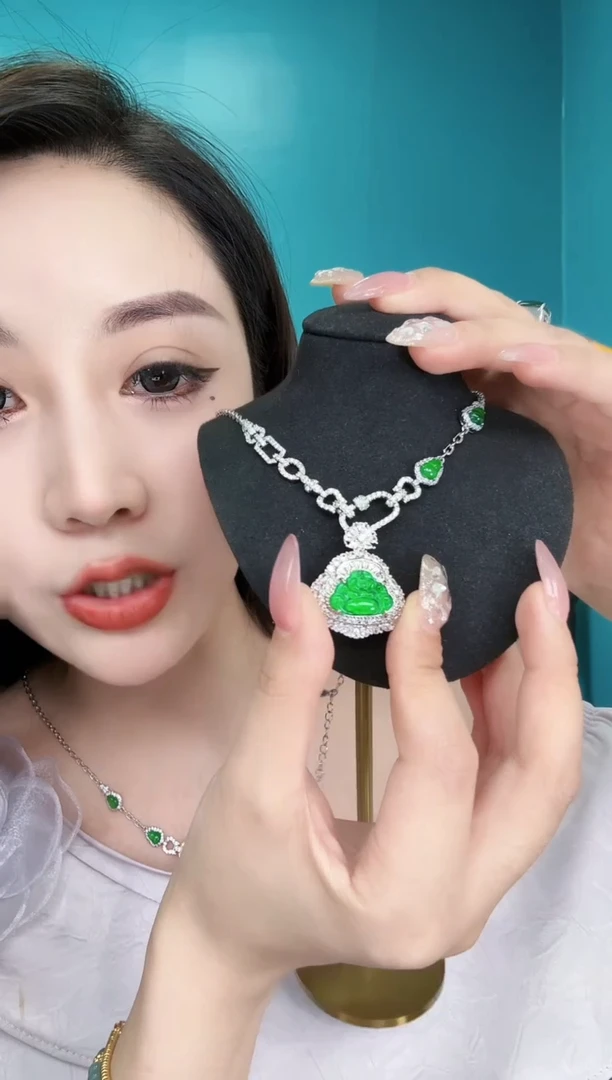 翡翠未镶嵌颈饰吊坠（不含链）