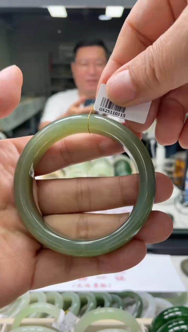 【闪购商品】和田玉手镯未镶嵌编码 0115圈口57-58