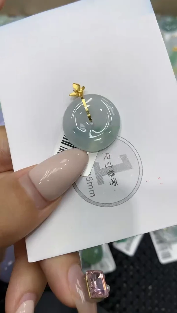 颈饰18K金镶嵌翡翠111111111111