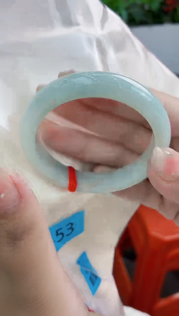 翡翠手镯未镶嵌翡翠手镯