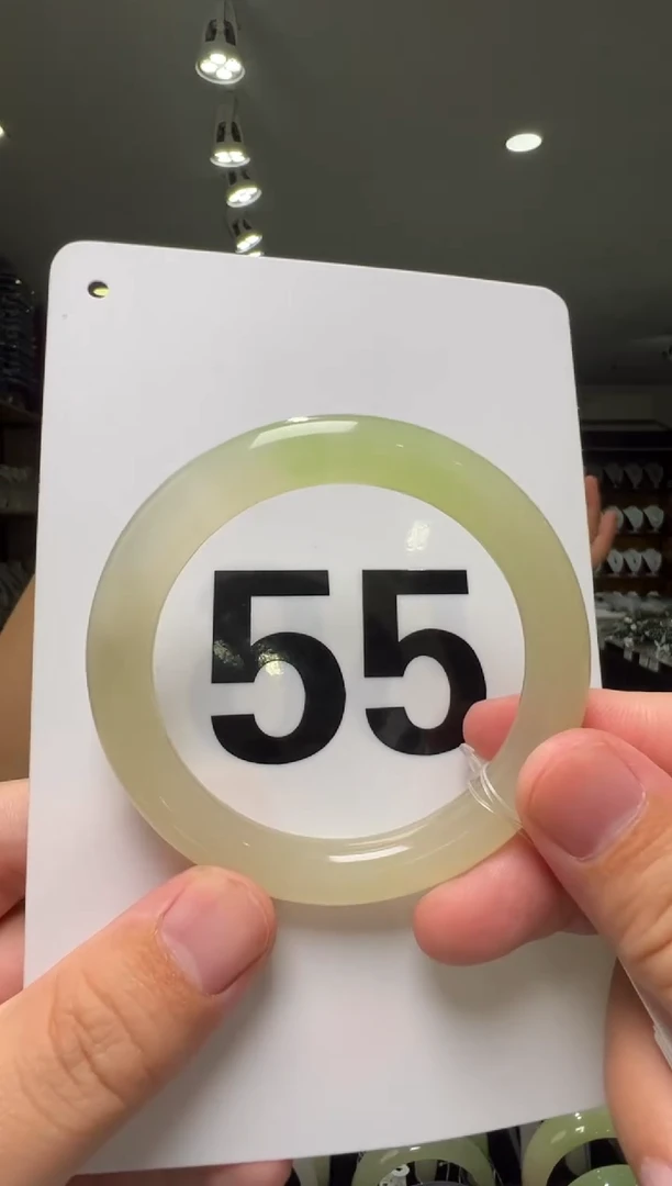 【闪购商品】和田玉手镯未镶嵌55圈口胖圆条冰翠翠青手镯