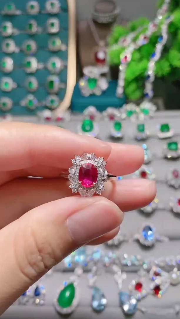 18K金镶嵌18K金戒指红宝石.