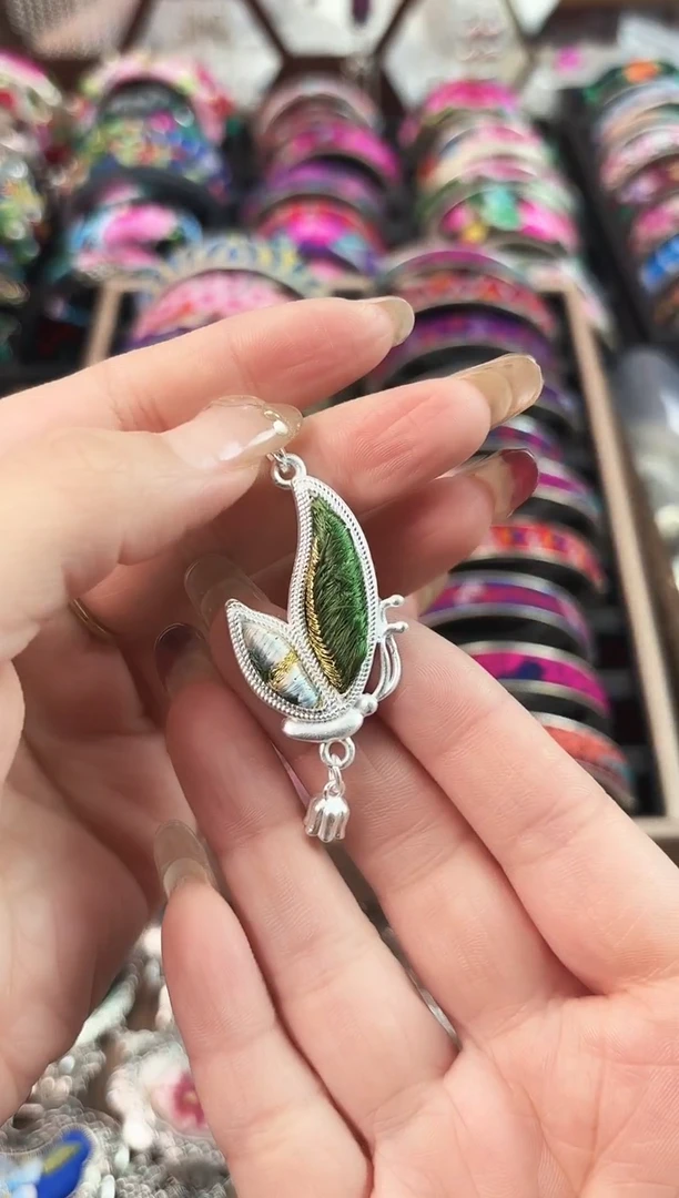 艺枝独绣手工饰品819