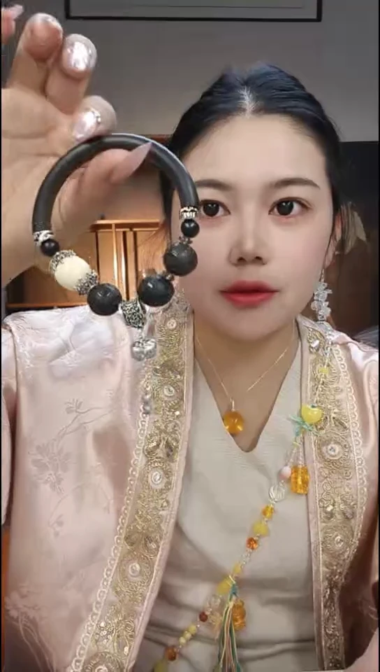 无非金属卡西百露穿搭饰品