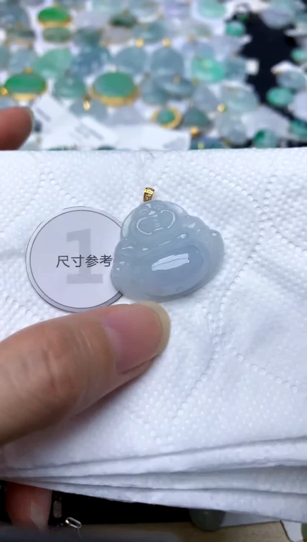 颈饰18K金镶嵌翡翠天然A货翡翠