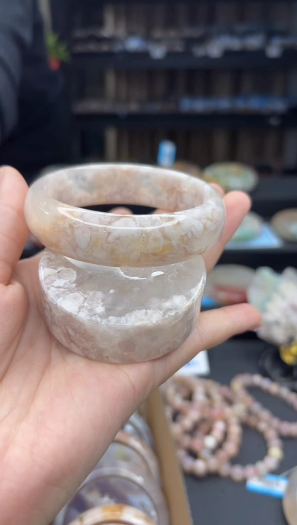 【闪购商品】石英质玉手镯未镶嵌275(61圈赠送镯心)