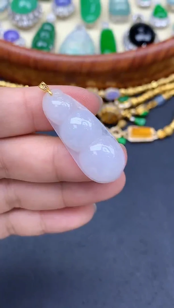 颈饰18K金镶嵌翡翠47-中国好珍宝