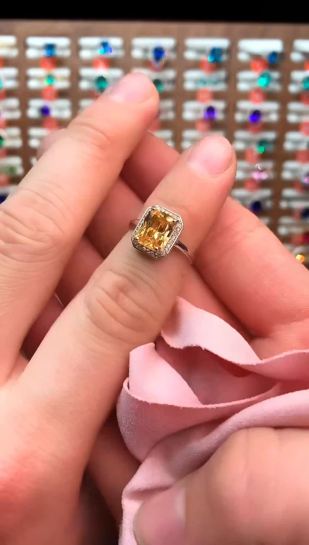 银S925镶嵌戒指黄晶......