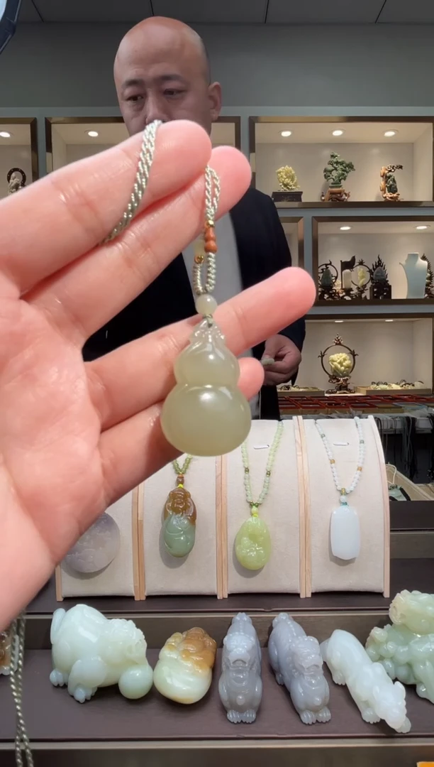 颈饰未镶嵌和田玉苏