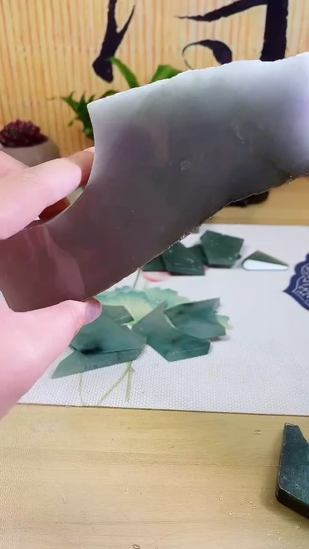 翡翠未镶嵌颈饰翡翠369