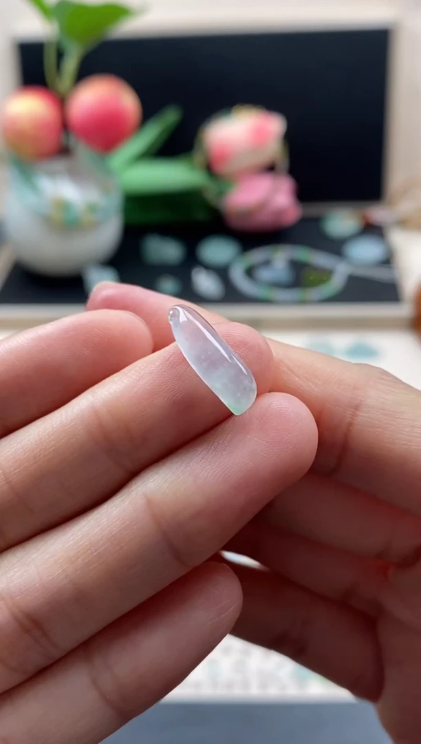 翡翠未镶嵌颈饰翡翠冰种福瓜