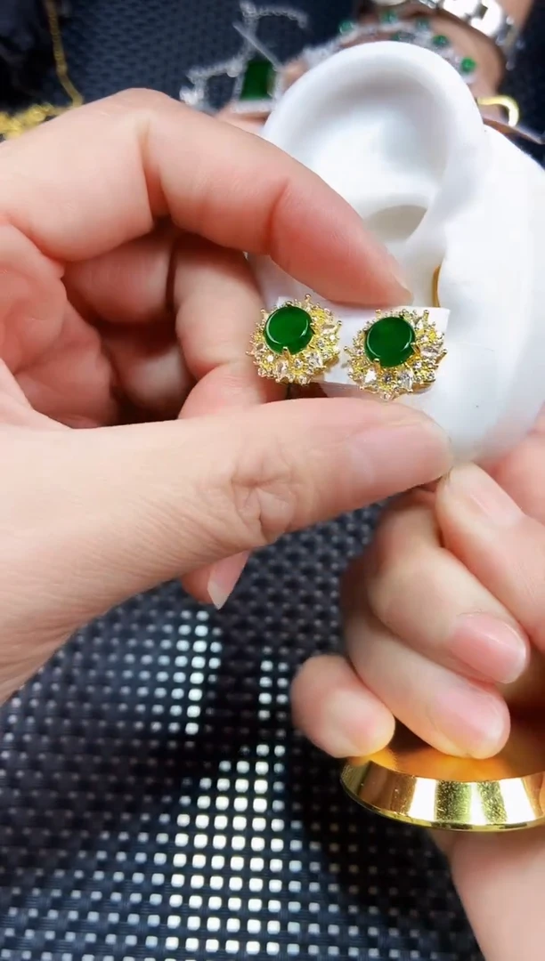【闪购商品】翡翠耳饰未镶嵌111111111