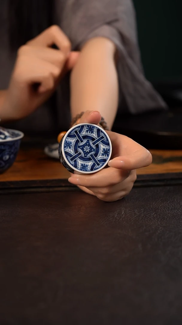 研山琢器锁子甲纹小盖置