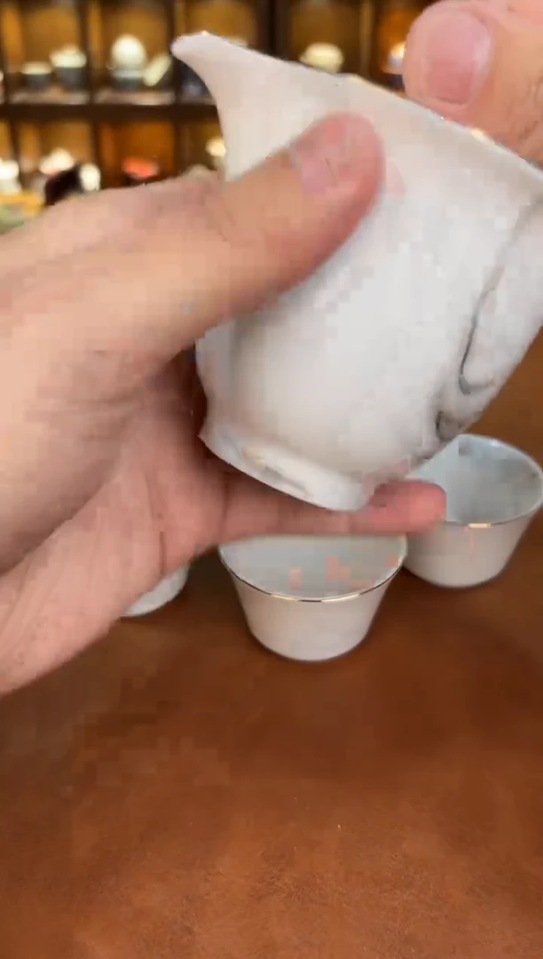 仓库尾货，给钱就卖！