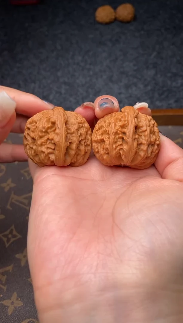 把件文玩核桃B169号43尺白狮子