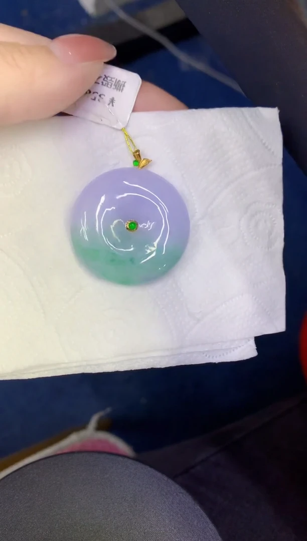 颈饰18K金镶嵌翡翠缅甸天然翡翠A货