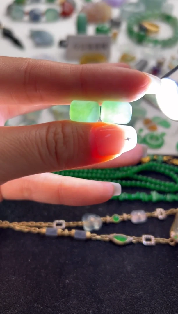 定制翡翠未镶嵌绿桶珠一对3800+380