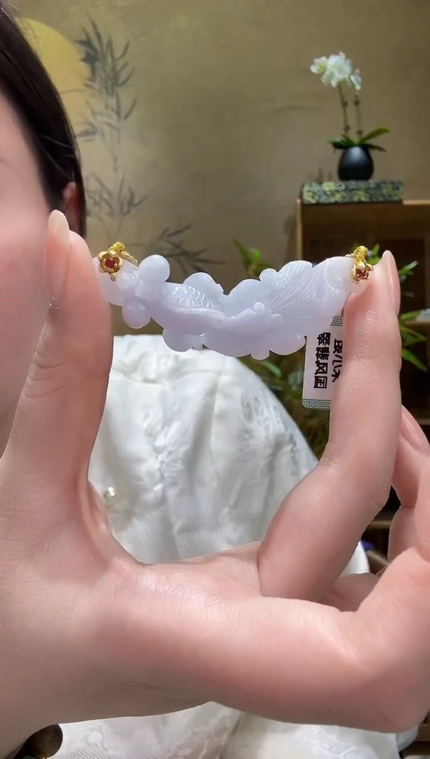 颈饰未镶嵌翡翠吊坠