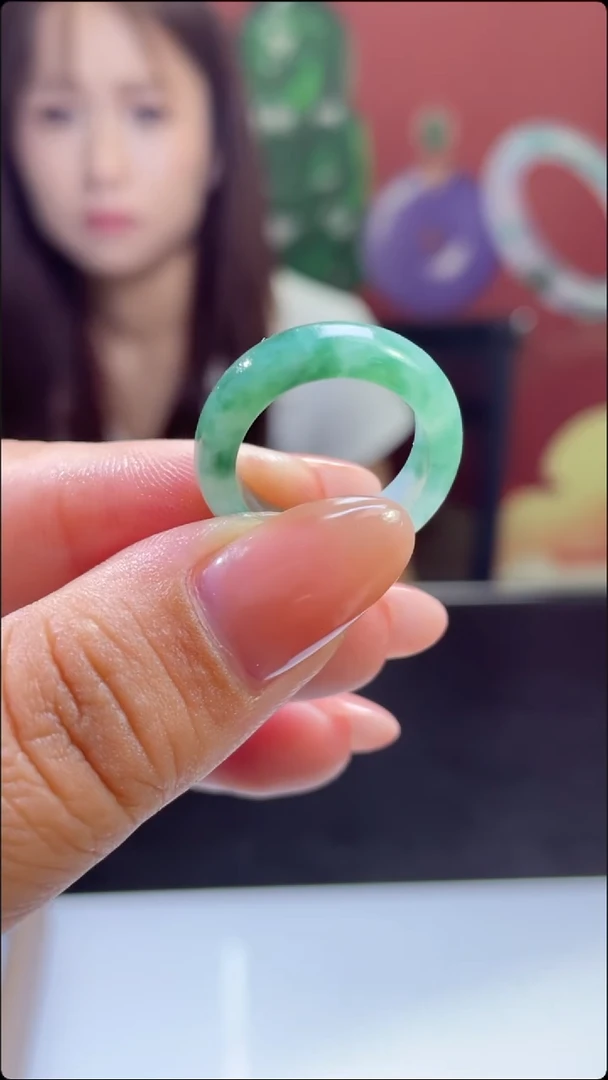 定制翡翠未镶嵌戒圈