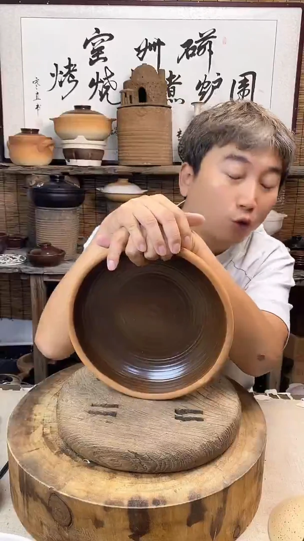 土陶口径26cm复古土菜钵（无盖）