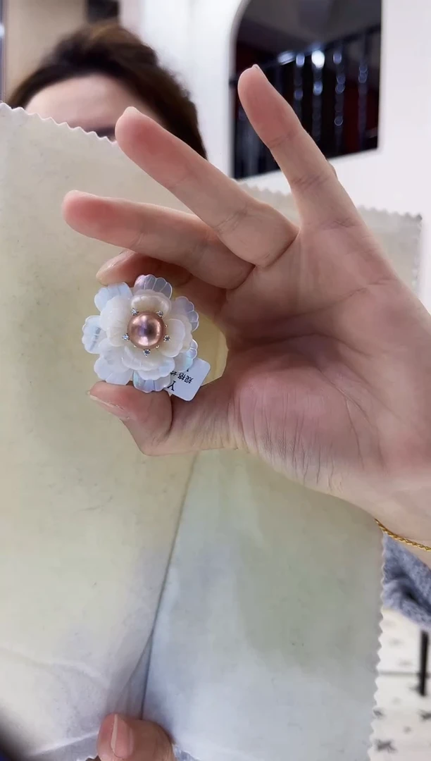 【闪购商品】淡水珍珠胸饰未镶嵌胸针