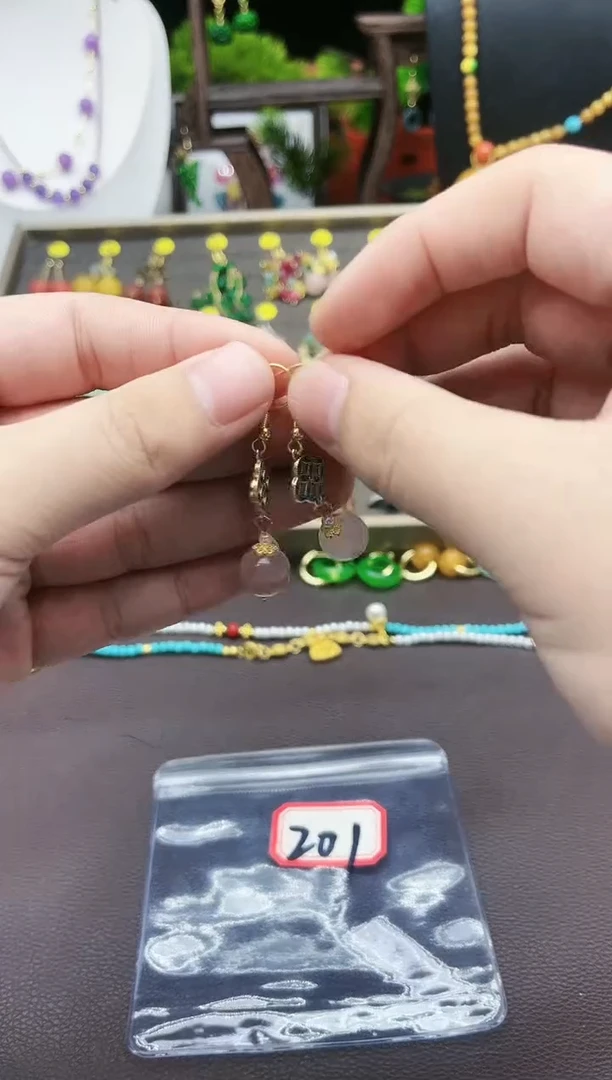 【闪购商品】玛瑙/玉髓耳钉银S925镶嵌201000