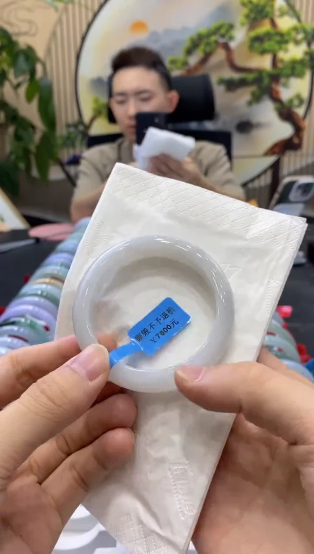 翡翠手镯未镶嵌3644