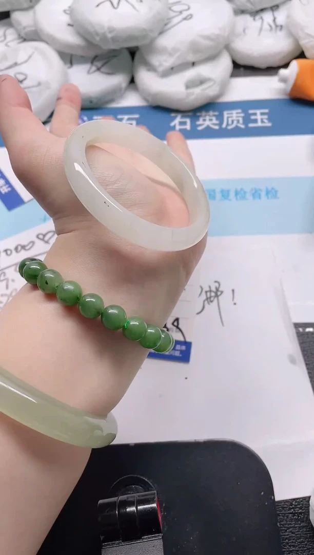 未镶嵌手镯石英质玉90-57
