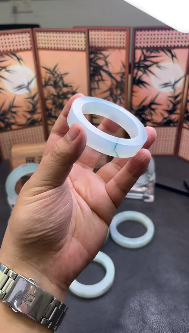 未镶嵌手镯定制翡翠欣*手镯