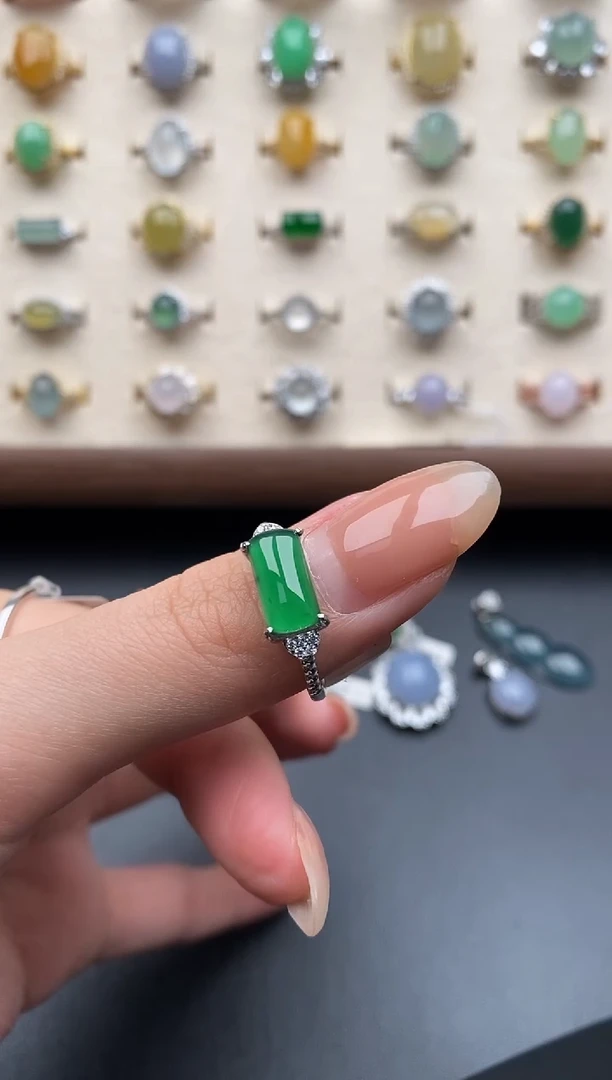 银S925镶嵌戒指翡翠一物一证一礼盒