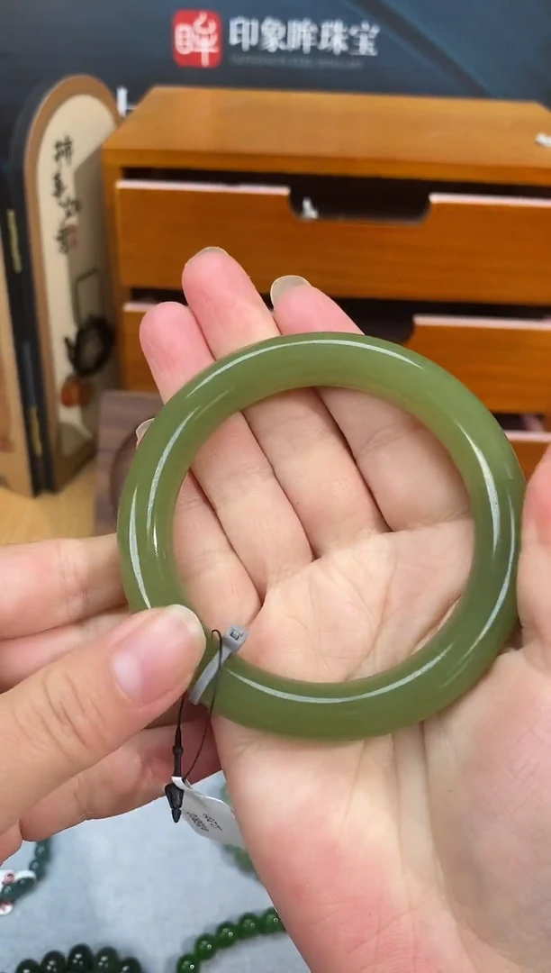 未镶嵌手镯和田玉fs
