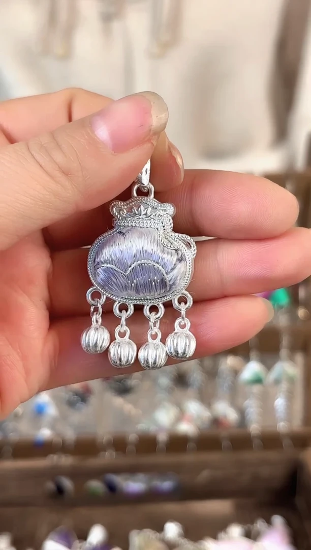 彩云南阁非遗老绣苗银饰品211