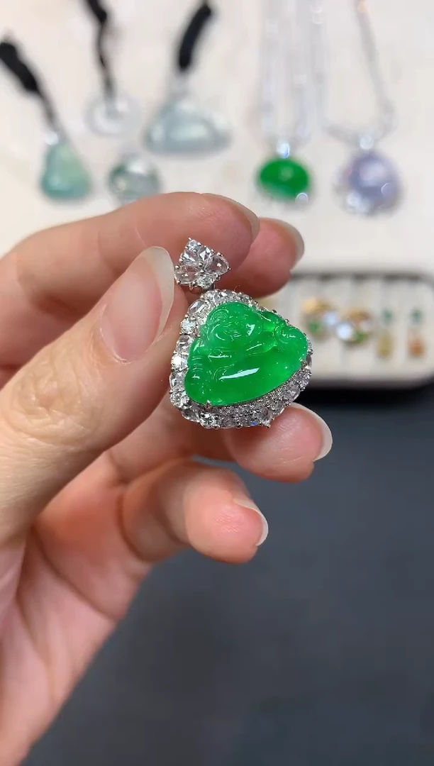 吊坠(不含链)18K金镶嵌翡翠W744|39800