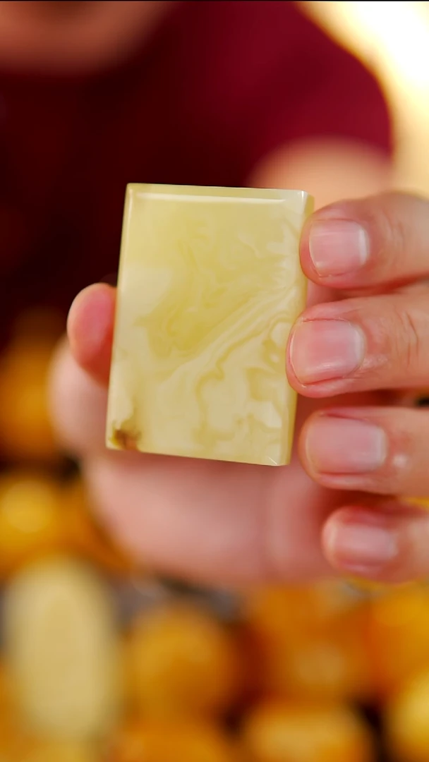 裸石琥珀未镶嵌子纲无事牌30.44