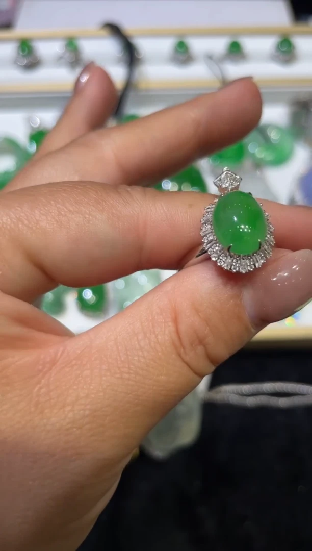 【闪购商品】翡翠戒指18K金镶嵌翡翠