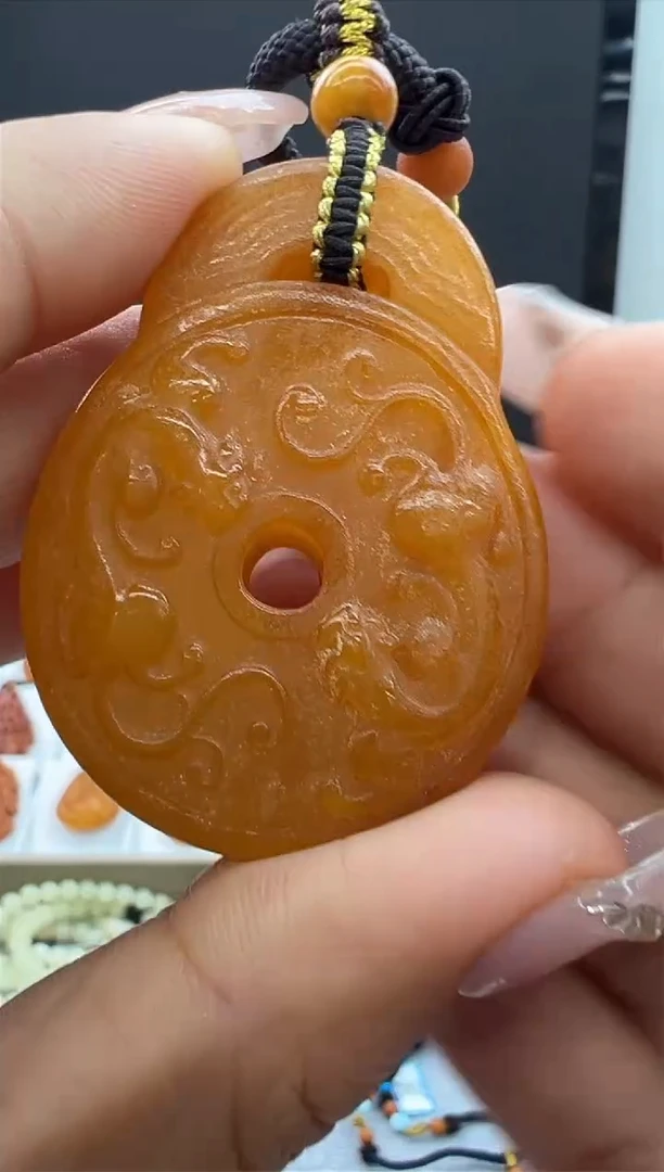 【闪购商品】琥珀颈饰未镶嵌581秒拍号