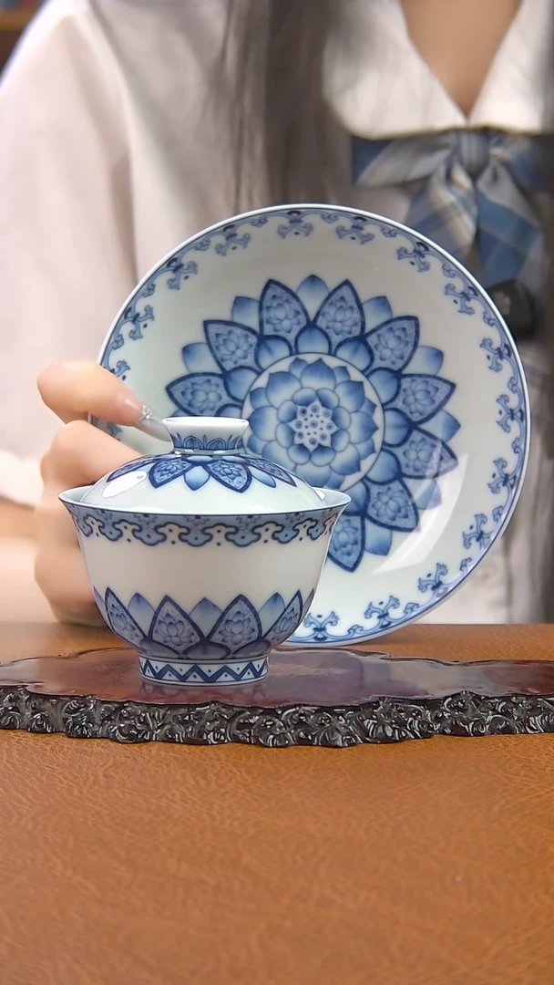 景德镇手工青花并蒂莲盖碗加壶承