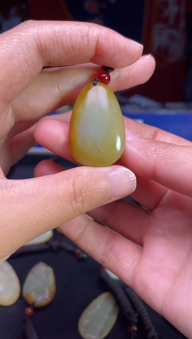 颈饰未镶嵌和田玉3