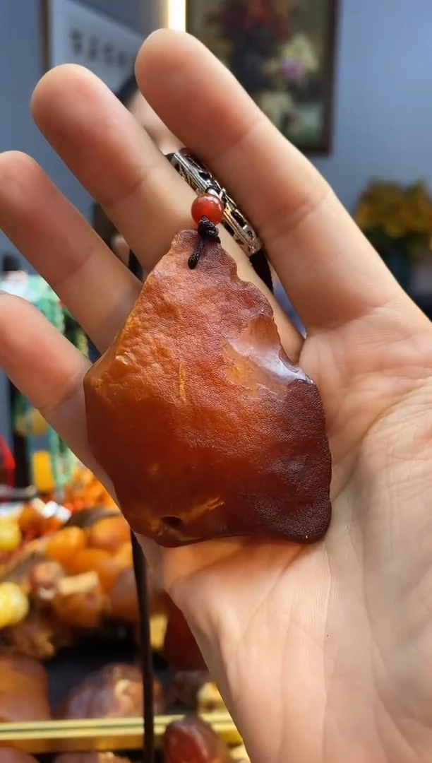 未镶嵌颈饰琥珀吊坠