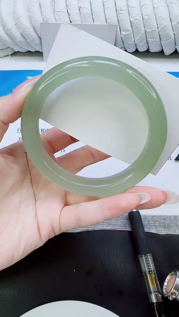 未镶嵌手镯石英质玉76/62.3