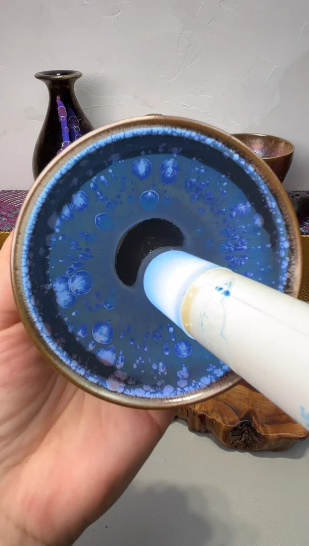 茶盏七彩孔雀束口，闪购前已告知瑕，付款表示已知晓