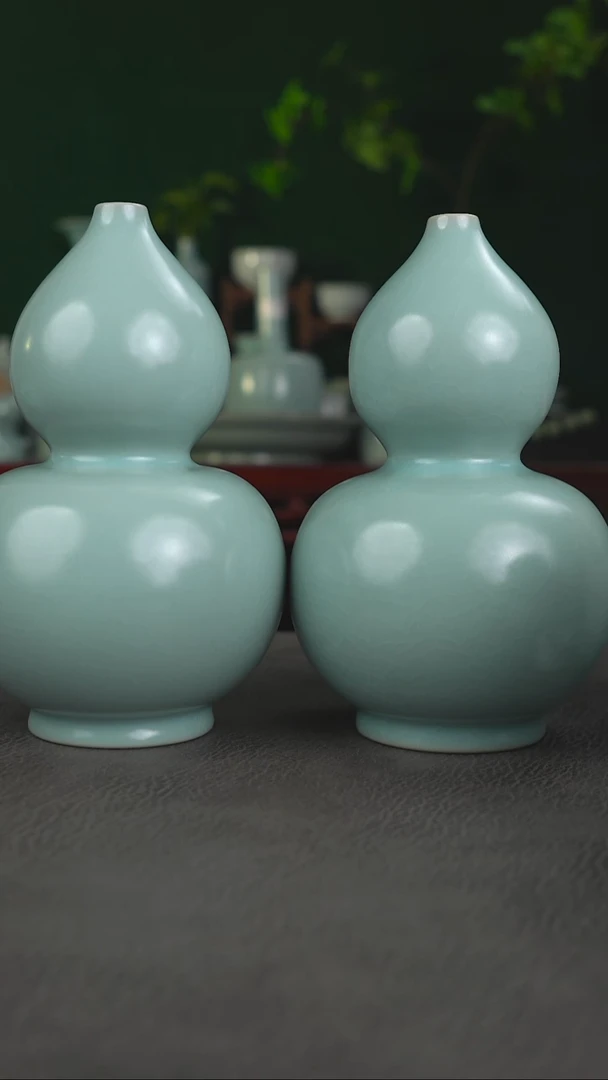 仿古天青葫芦瓶精品1对~帆