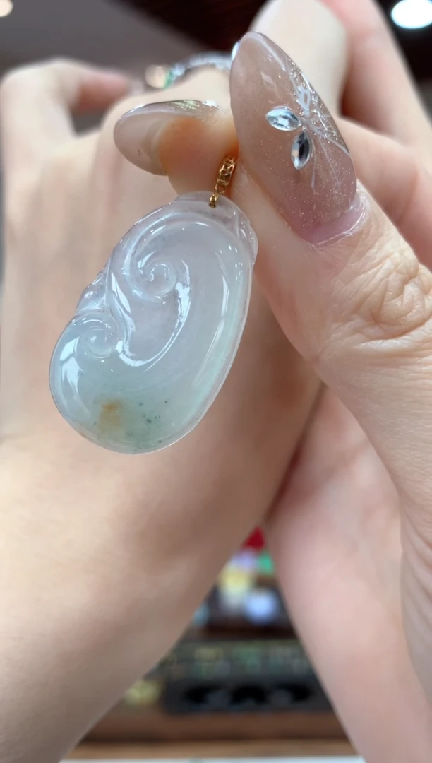 【闪购商品】翡翠吊坠(不含链)18K金镶嵌如意