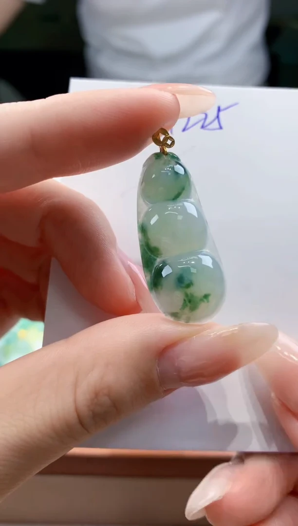 翡翠未镶嵌颈饰天然缅甸a货翡翠