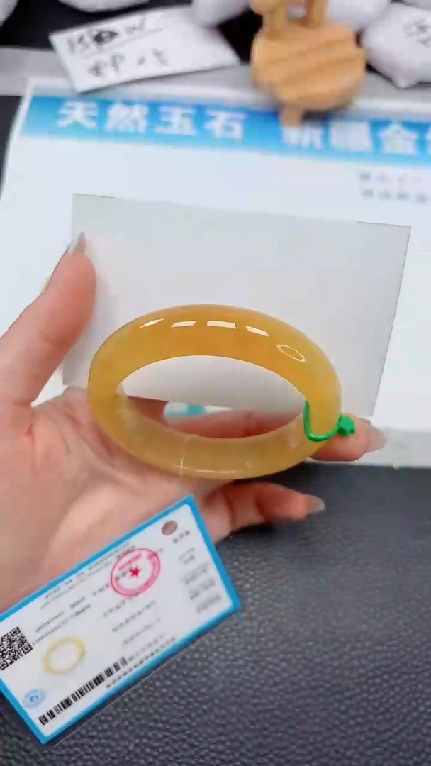 【闪购商品】石英质玉手镯未镶嵌478